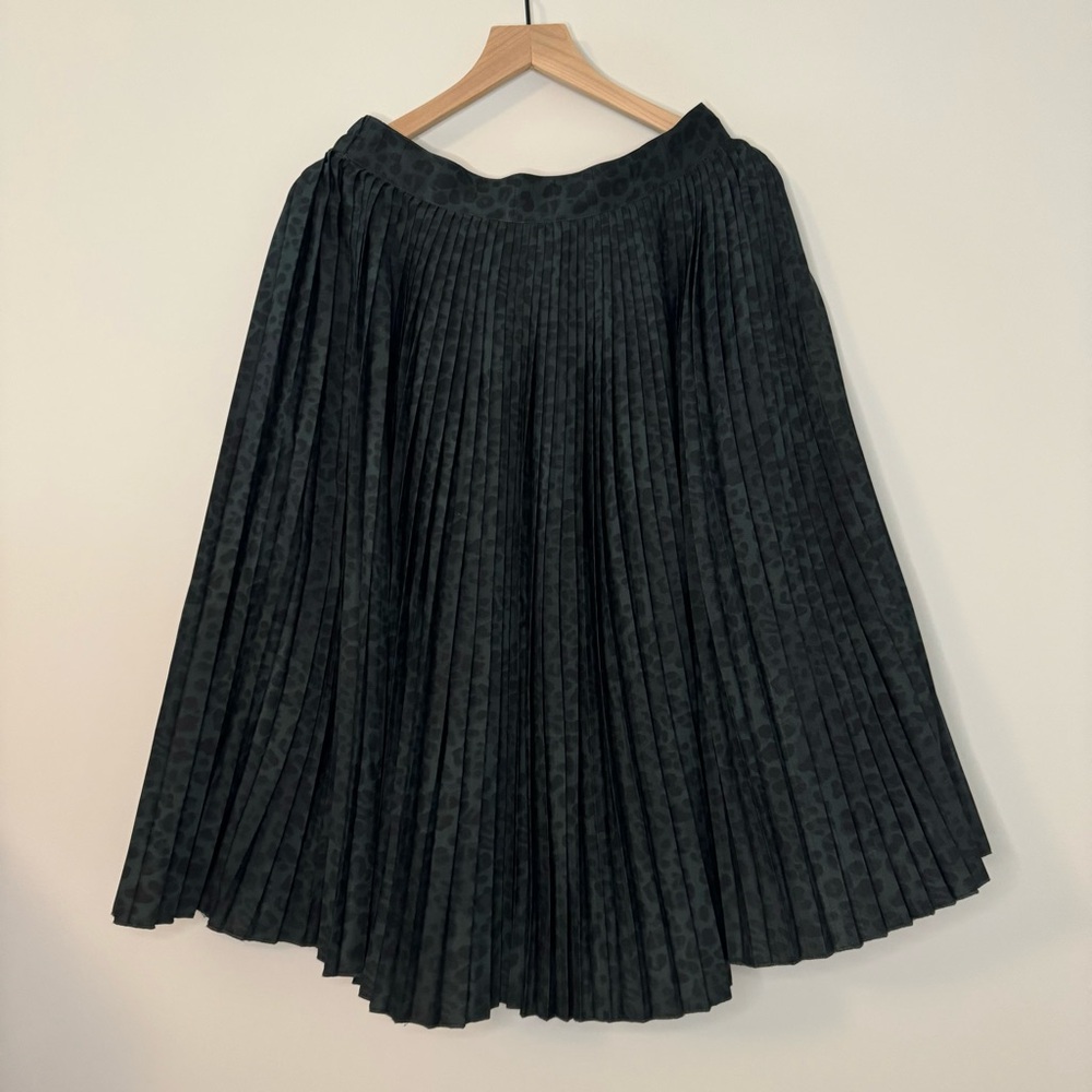 World Market - Dark green and leopard printed pleated skirt - Medium